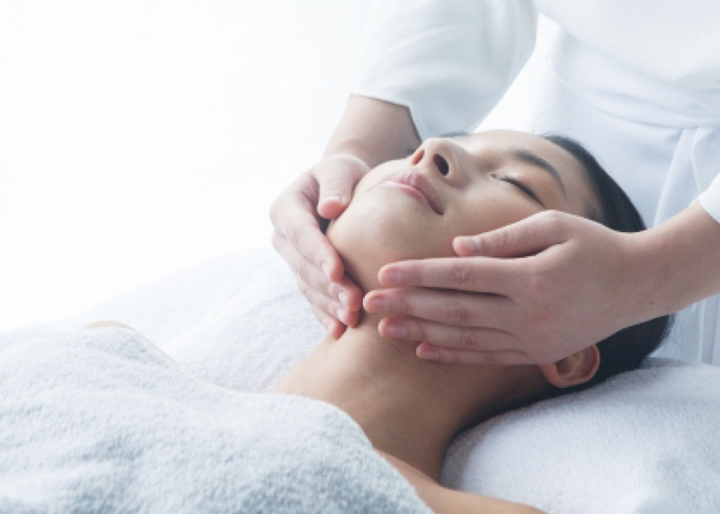 facial-lifting フェイシャルオプションパックの施術イメージ